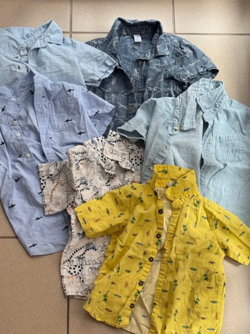 Old navy 5T kids Short-Sleeve Button-Up Shirt - Yellow & Light Blue Mix